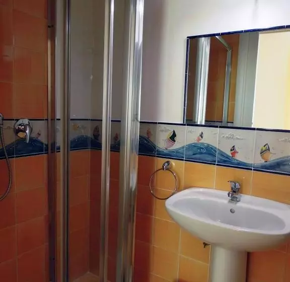 تختخواب و صبحانه Sole E Mare