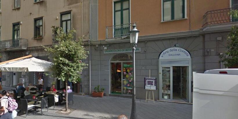 تختخواب و صبحانه Sole E Mare