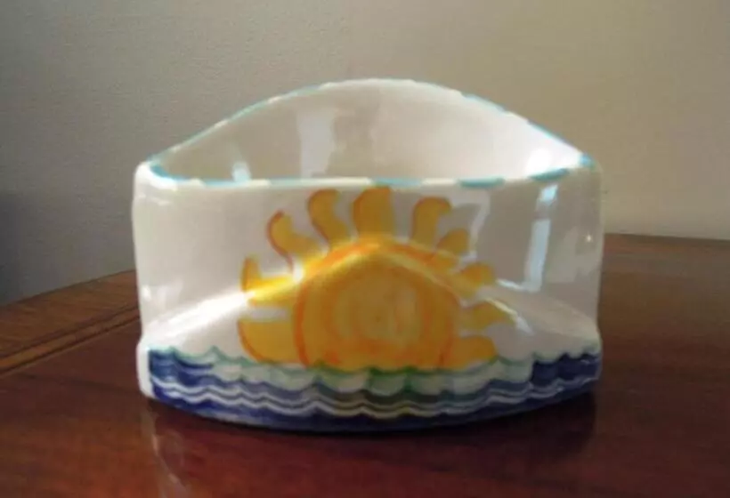 تختخواب و صبحانه Sole E Mare