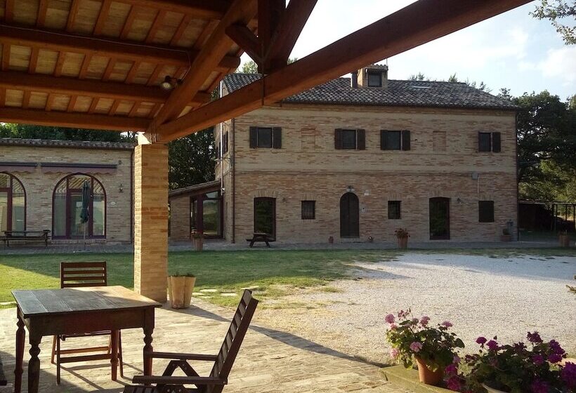 فندق ريفى Agriturismo Forestale Luti