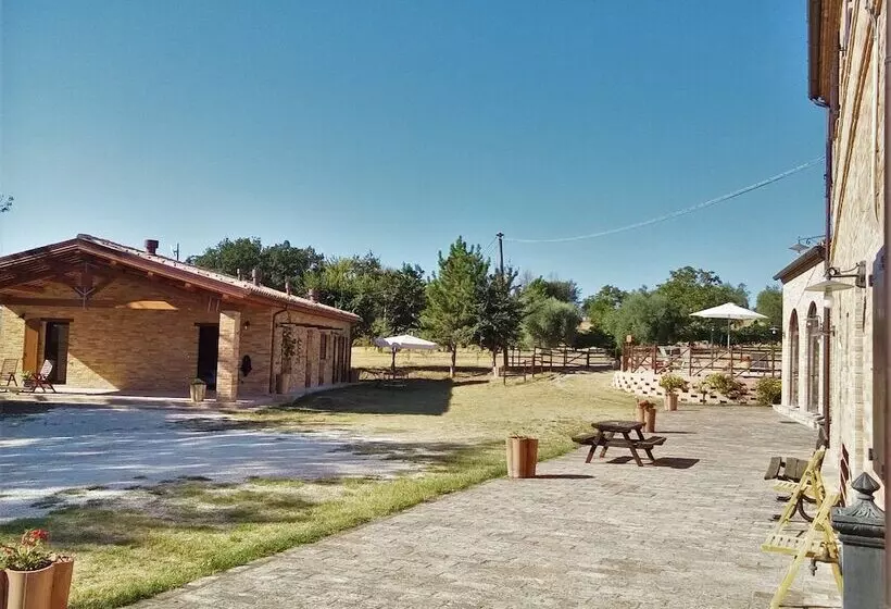 هتل روستایی Agriturismo Forestale Luti