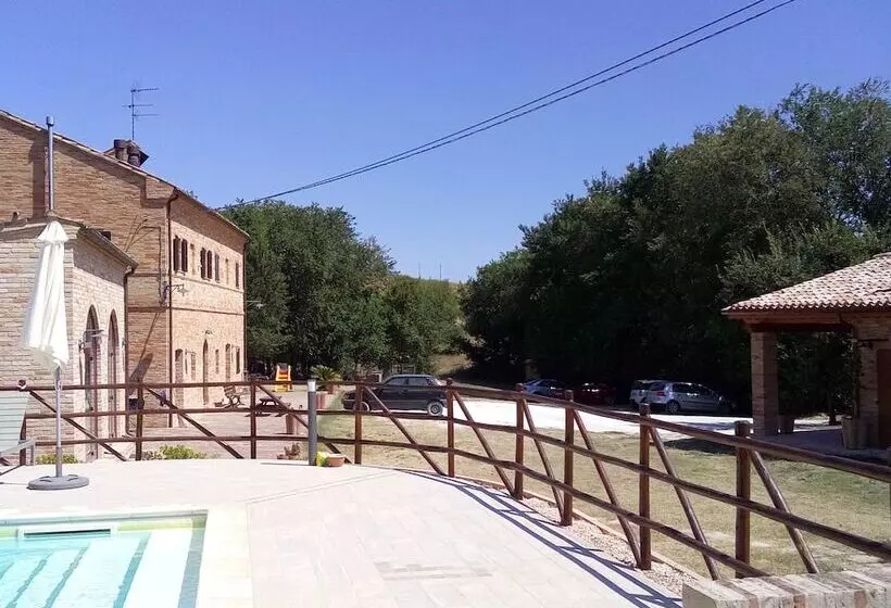 هتل روستایی Agriturismo Forestale Luti