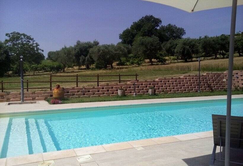 فندق ريفى Agriturismo Forestale Luti