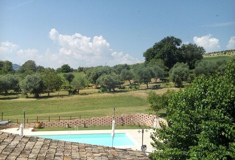 فندق ريفى Agriturismo Forestale Luti