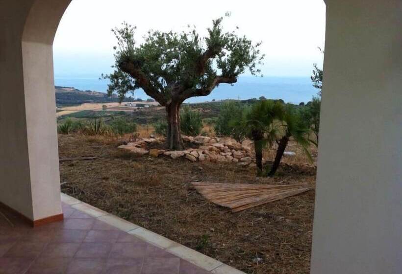 بنسيون Baglio La Giummara