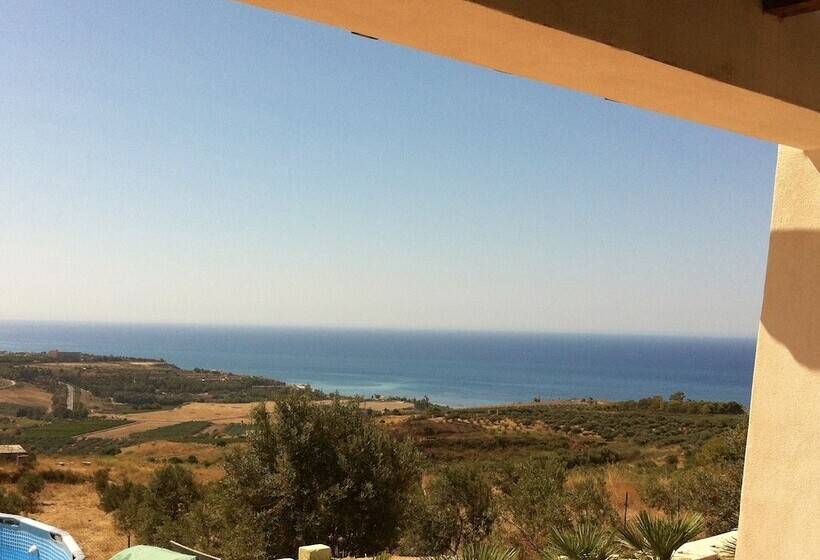 بنسيون Baglio La Giummara