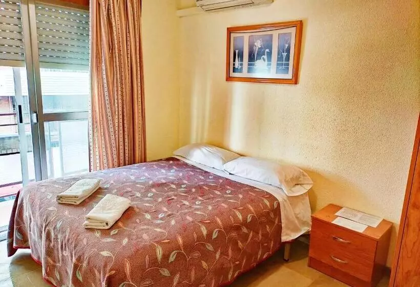 مسافرخانه Ab Pension Granada