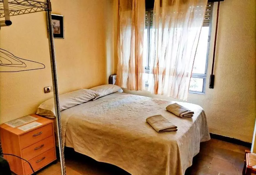 مسافرخانه Ab Pension Granada