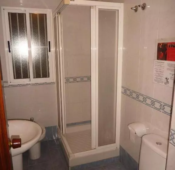 مسافرخانه Ab Pension Granada