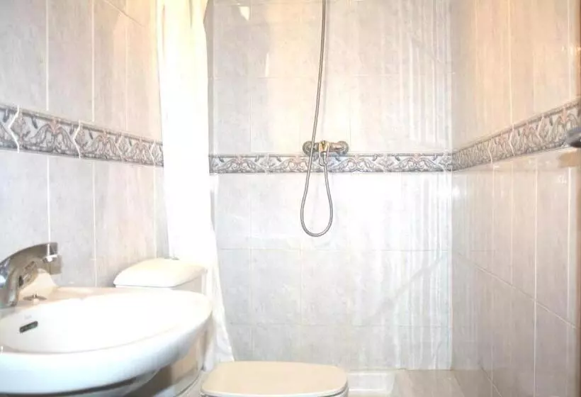 مسافرخانه Ab Pension Granada