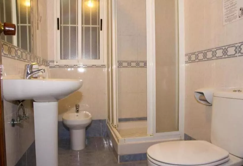 مسافرخانه Ab Pension Granada