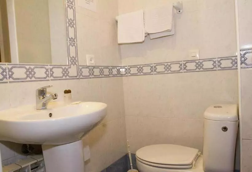مسافرخانه Ab Pension Granada