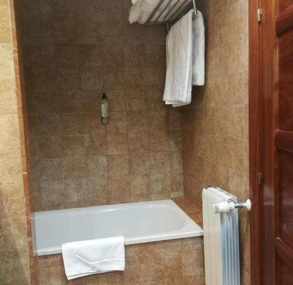 בית מלון כפרי Abadia Del Pirineo