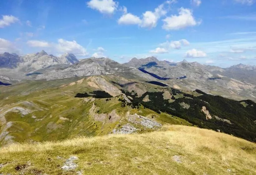 Отель Abadia Del Pirineo