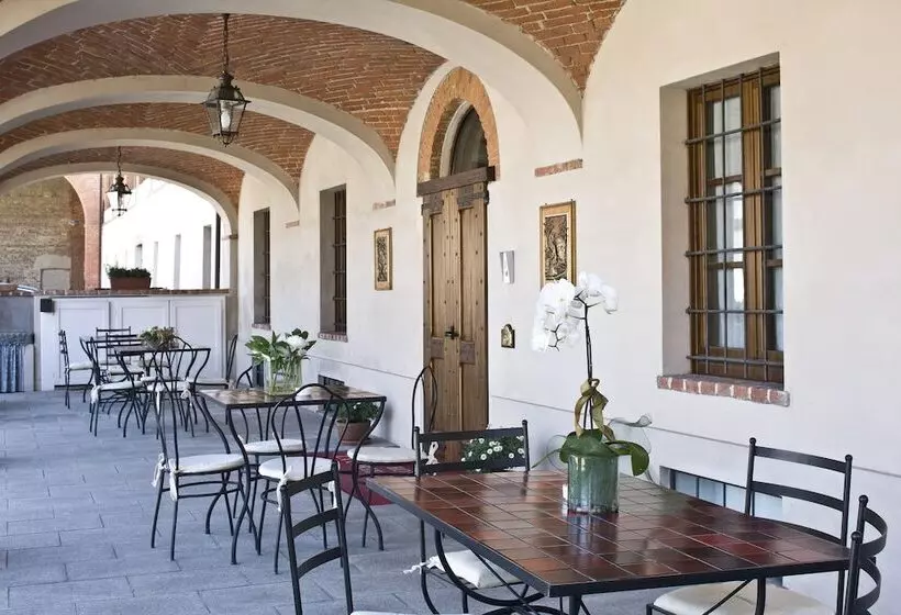 Отель Albergo La Corte Albertina