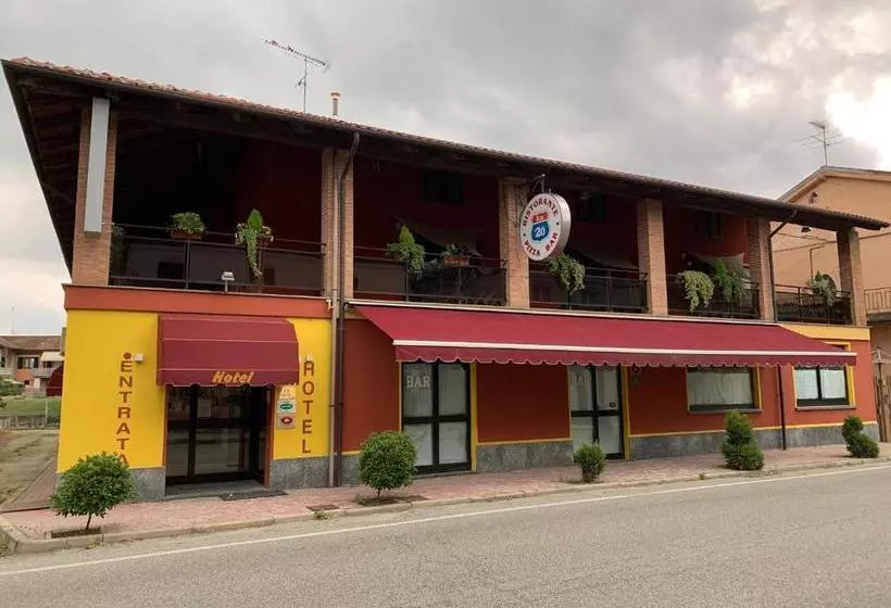 호텔 Albergo M Motta