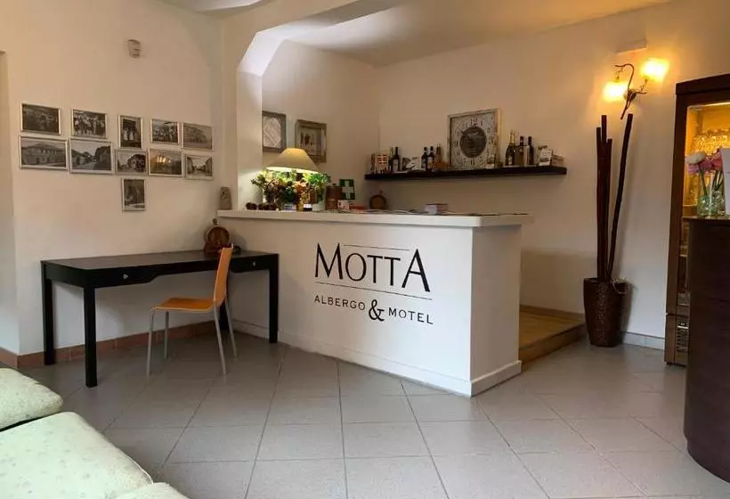 호텔 Albergo M Motta