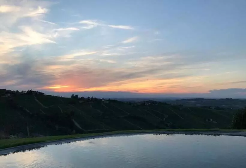 Отель Albergo Castiglione Langhe