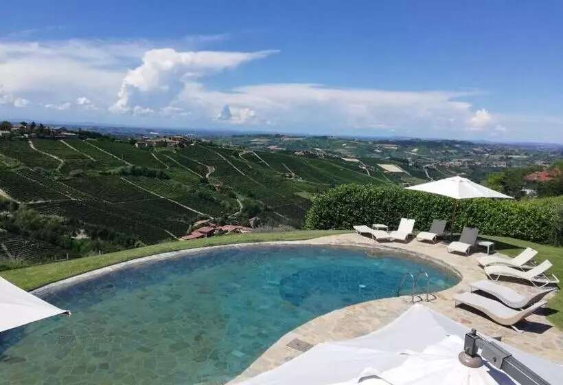 Отель Albergo Castiglione Langhe