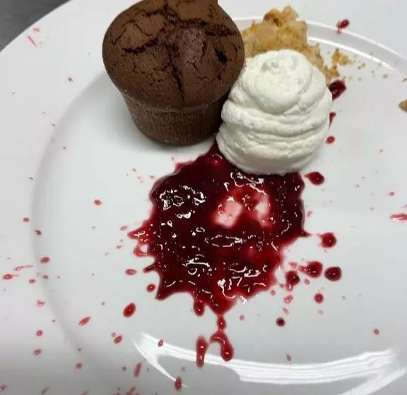 Отель Albergo Castiglione Langhe