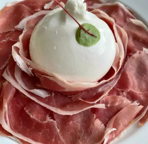 Отель Albergo Castiglione Langhe