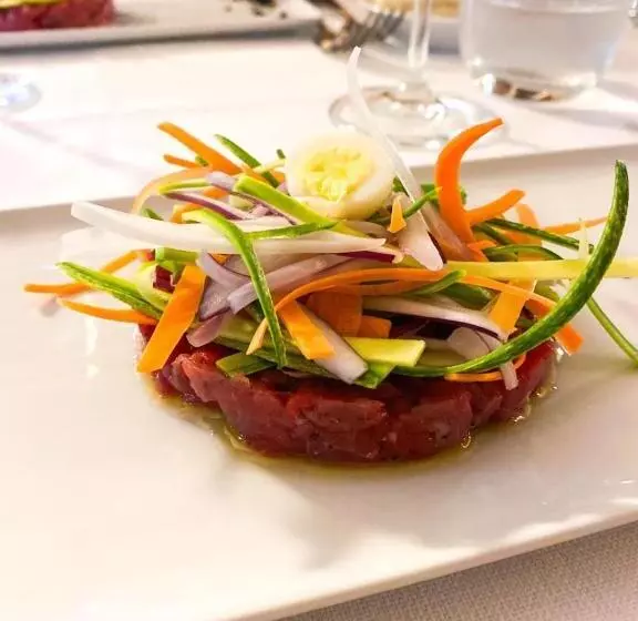 Отель Albergo Castiglione Langhe