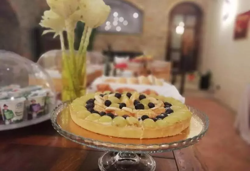 Отель Albergo Castiglione Langhe