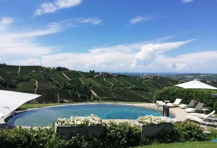 Отель Albergo Castiglione Langhe