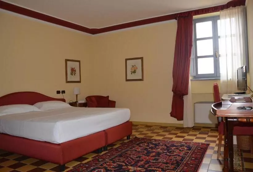Отель Albergo Castiglione Langhe