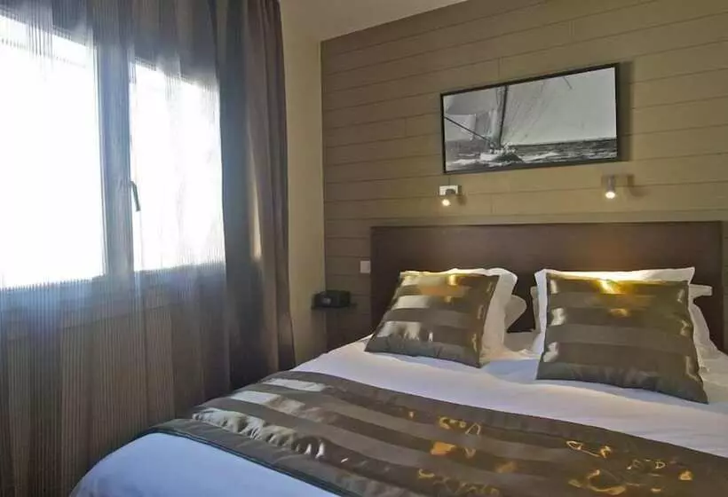 ホテル Hôtel Ostrea & Sa Villa