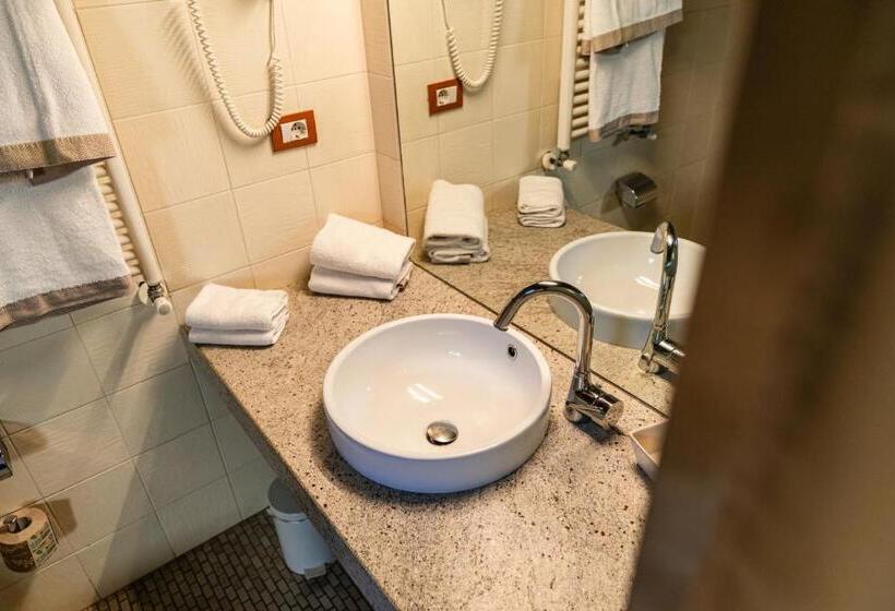 בית מלון כפרי Langhe