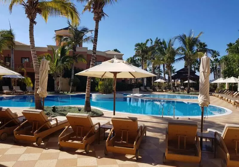 هتل Las Madrigueras Golf Resort & Spa  Adults Only