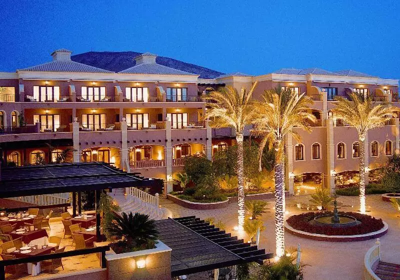 هتل Las Madrigueras Golf Resort & Spa  Adults Only