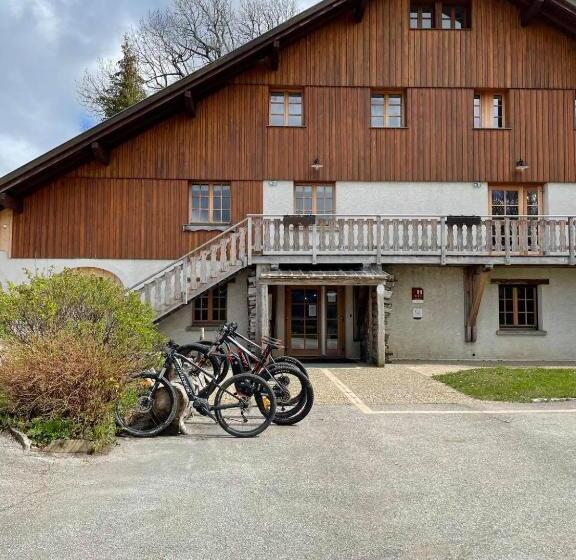 בית מלון כפרי Le Tillau