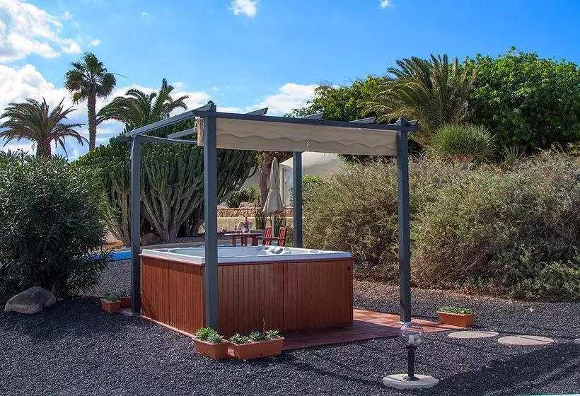 בית מלון כפרי Livvo Risco Del Gato Suites