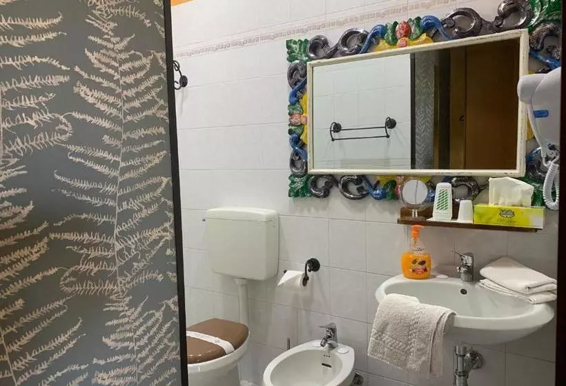 호텔 Albergo M Motta