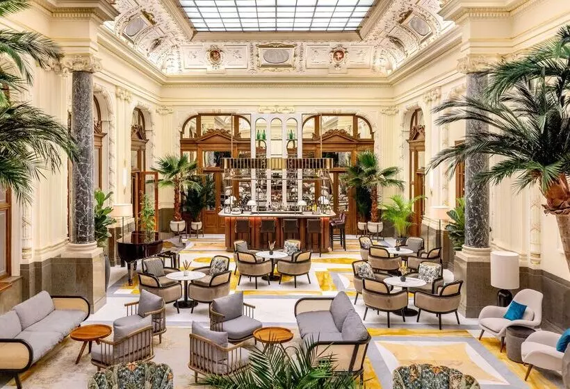 هتل NH Collection Prague Carlo Iv