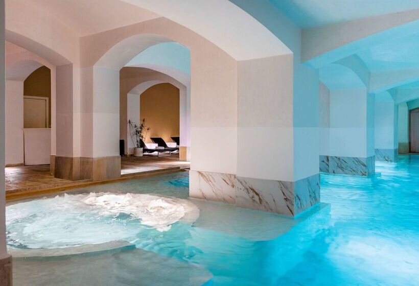 هتل NH Collection Prague Carlo Iv