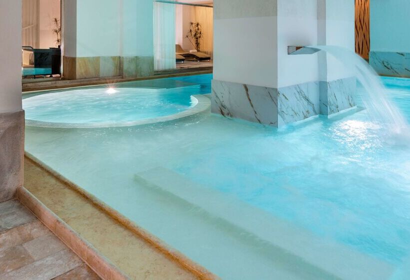 هتل NH Collection Prague Carlo Iv