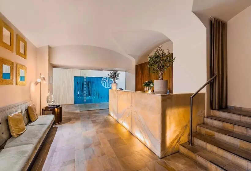 هتل NH Collection Prague Carlo Iv