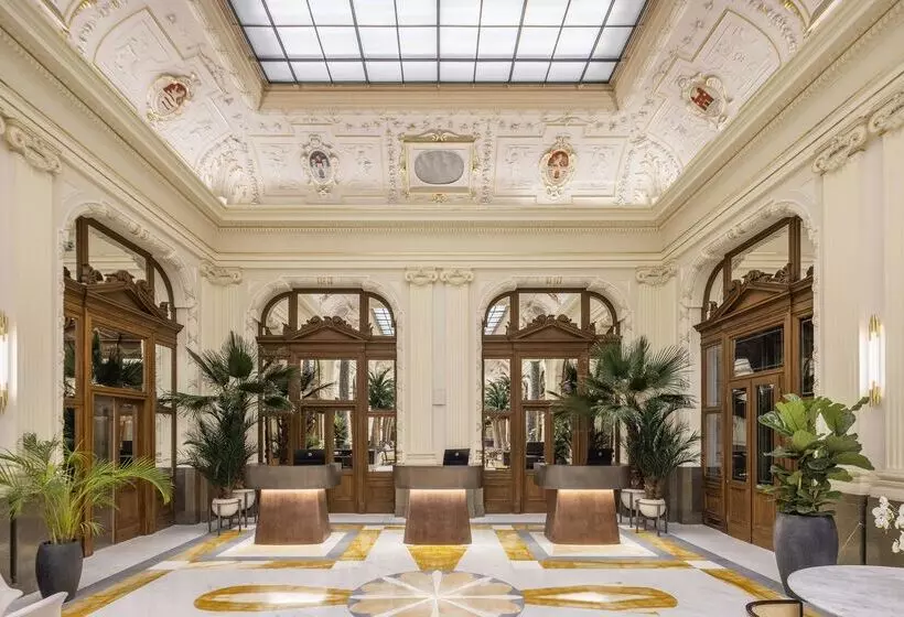 هتل NH Collection Prague Carlo Iv