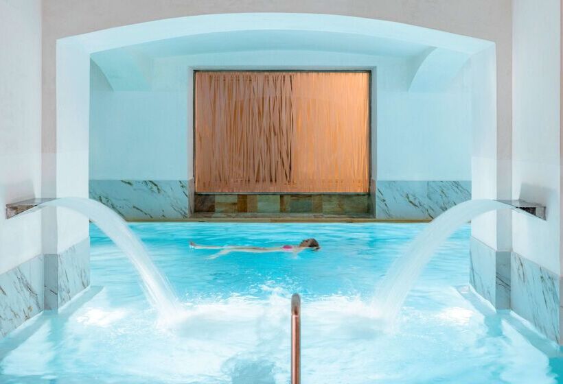 هتل NH Collection Prague Carlo Iv