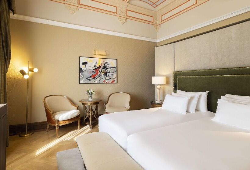 هتل NH Collection Prague Carlo Iv