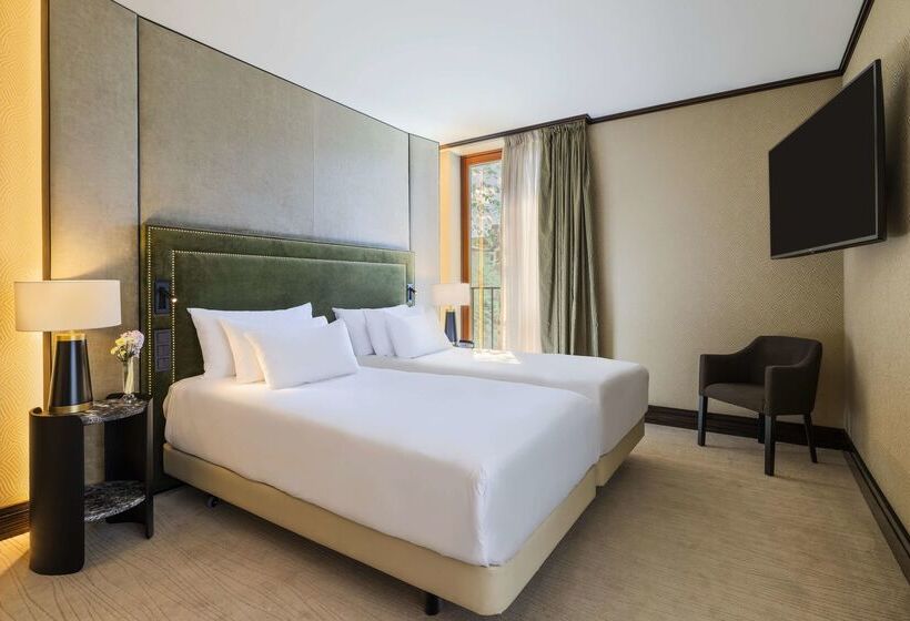 هتل NH Collection Prague Carlo Iv