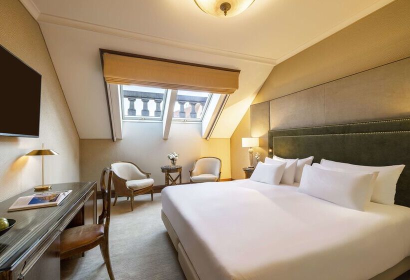 هتل NH Collection Prague Carlo Iv