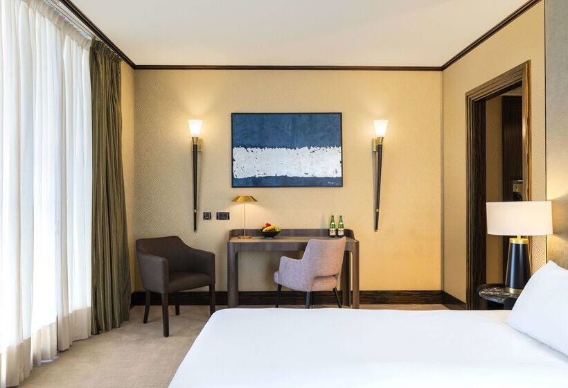 هتل NH Collection Prague Carlo Iv