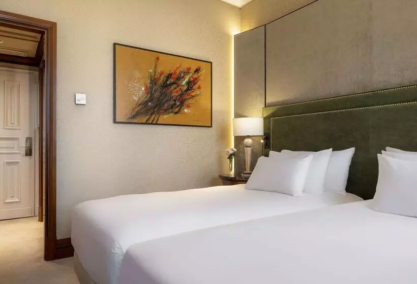 هتل NH Collection Prague Carlo Iv