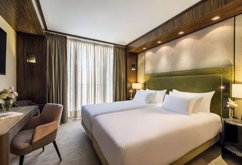 هتل NH Collection Prague Carlo Iv