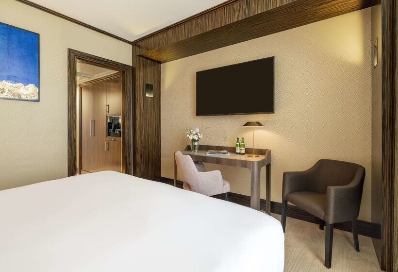 هتل NH Collection Prague Carlo Iv