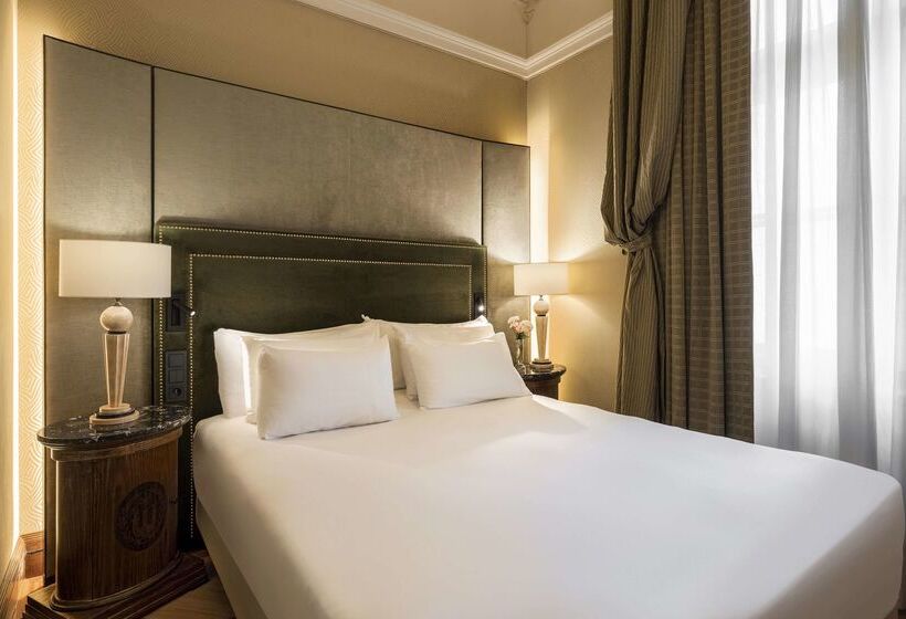 هتل NH Collection Prague Carlo Iv